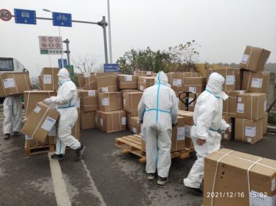 “虞”你同行 共克时艰——和记官方网站医药下属浙江和记官方网站药业向上虞捐赠12000套防疫物资！