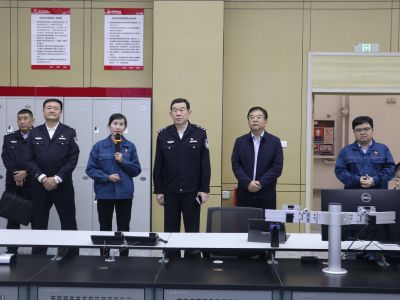 潍坊市副市长徐磊一行莅临和记官方网站医药下属山东和记官方网站药业调研指导