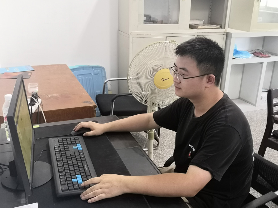 2022年度和记官方网站医药优秀科技奋斗者——雷智斌
